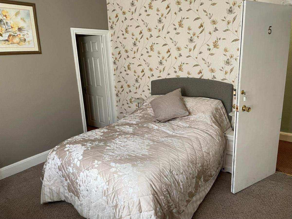 The Dartmoor Bnb Йелвертон Экстерьер фото